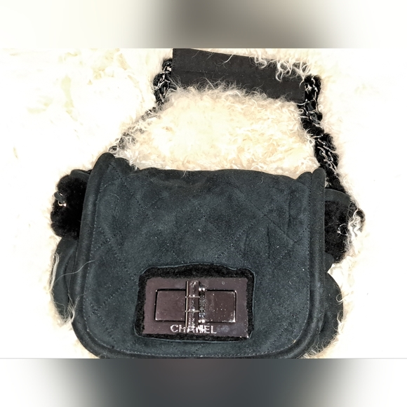 Chanel Bag - Picture 1 of 13